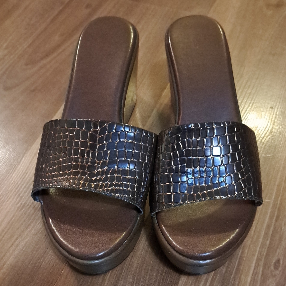 Brown Croc-Embossed Slide Sandals